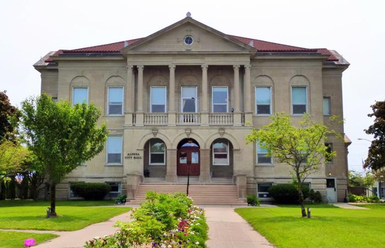 photo of Alpena City Hall